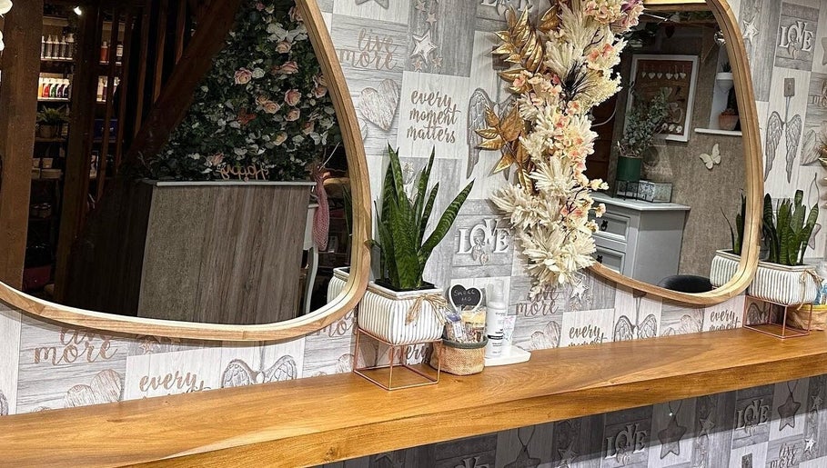 Mirror and dried flower detail